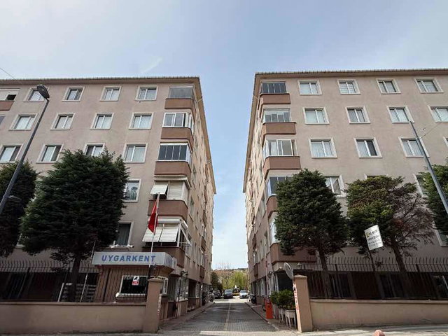 ÜSKÜDAR BULGURLU UYGARKENT SİTESİNDE MASRAFSIZ KİRALIK 3+1 DAİRE