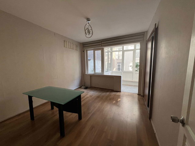 NİŞANTAŞINDA NOKTA LOKASYONDA SATILIK ARAKAT DAİRE