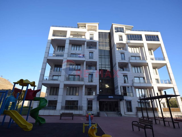 İNCEK ALACAATLI TRİOPARK EVLERİNDE 5+1 KİRALIK LOFT DAİRE