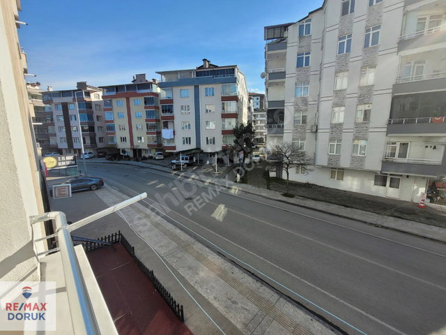 ADALET CADDESİNDE TÜM RESMİ KURUMLARA YAKIN GENİŞ 2+1