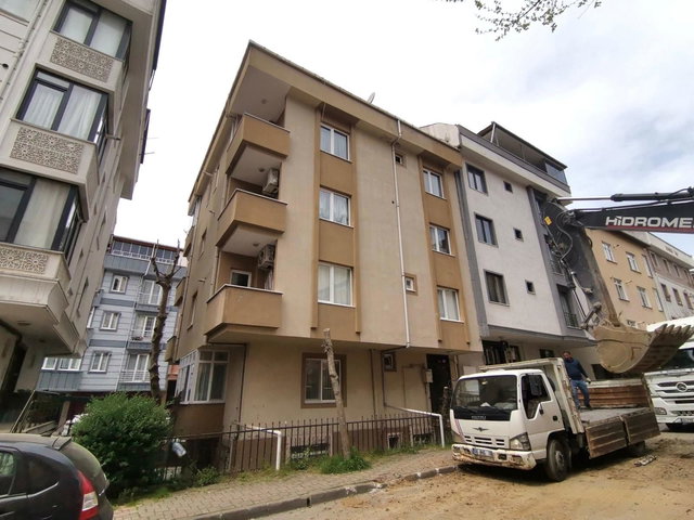ERDAL ÖZBEK'TEN ÇEKMEKÖY ÇAMLIK'TA 2+1 SATILIK DAIRE
