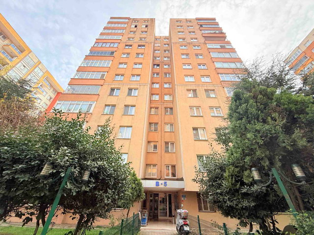 REMAX KAYA ESENYURT METROBÜSE YÜRÜME MESAFESİNDE SATILIK 3+1 DAİRE