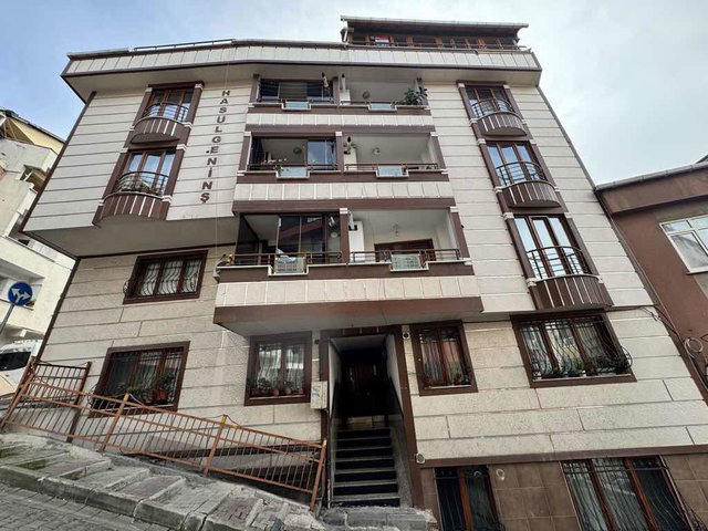ÇAĞLAYAN’DA 100 M2 METROYA 10 DK KİRALIK 2+1 SIFIR EŞYALI DAİRE
