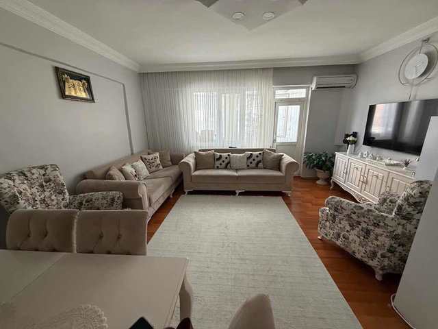 KAĞITHANE HAMIDIYE MH SERAKENT SİTESİNDE BÜYÜK TİP 2+1 SATILIK DAİRE