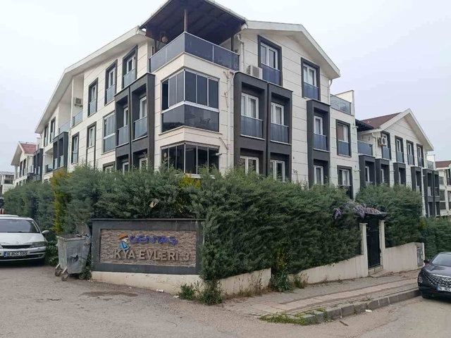 REMAX BEYAZ ÖZLÜCE LİKYA EVLERİ FIRSAT 4+1 SATILIK DAİRE