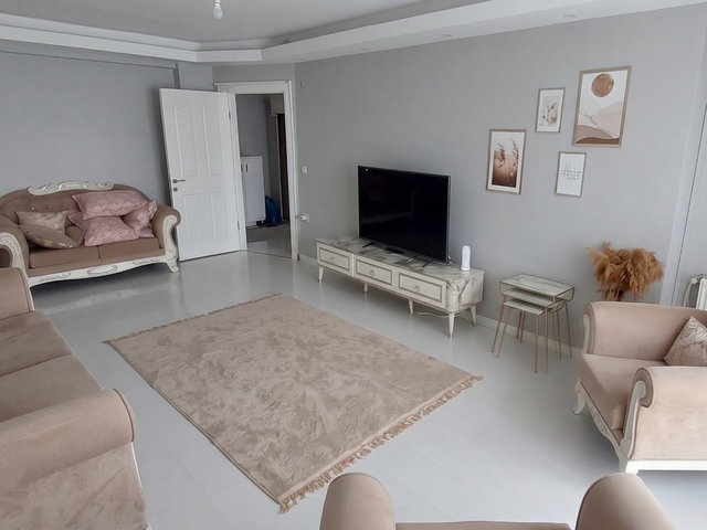 METROYA 8 DAKIKA! ZÜMRÜTEVLER'DE 205 M² BRÜT DUBLEKS, GENIŞ TERASLI 4+2