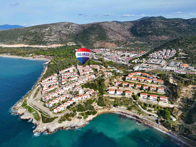 DENIZE SIFIR SITEDE HARIKA VILLA