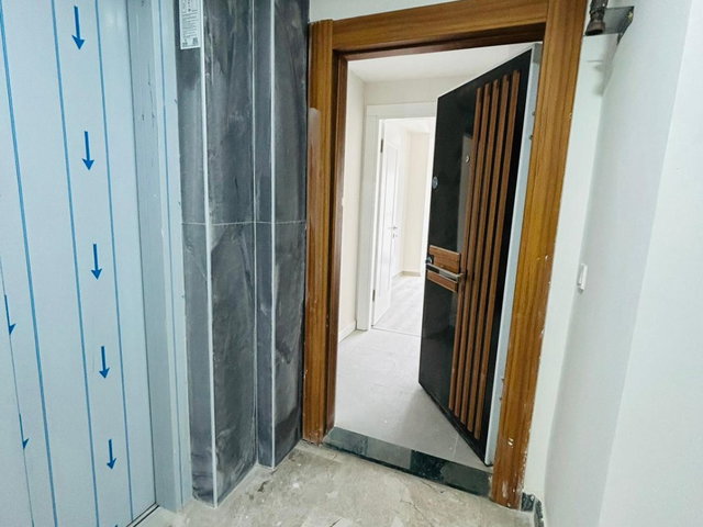 BAĞCILAR BAĞLAR MAH. METROYA YAKIN SIFIR 2+1 YERDEN ISITMALI OTOPARKLI DAİRE
