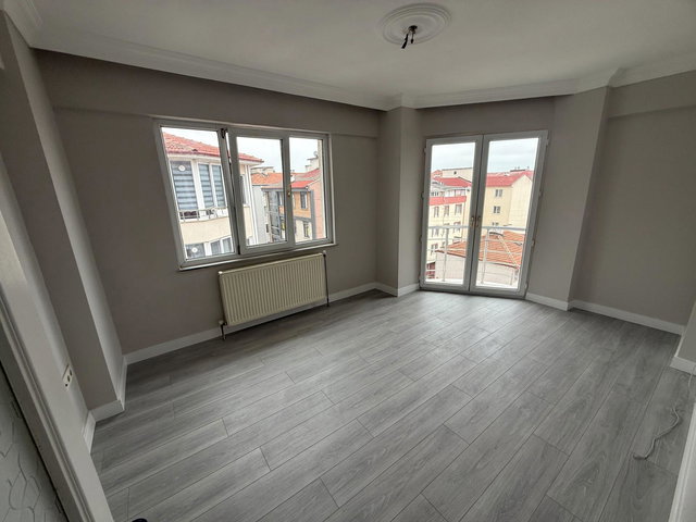 REMAX LAND' DEN ÇORLU REŞADİYE MAH. DE 2+1 SATILIK DAİRE