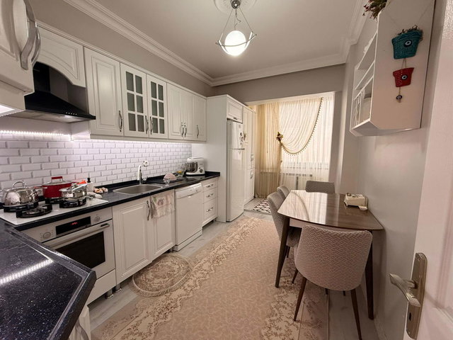 REMAX ARTIS'TEN ŞÜKRÜPAŞA'DA SATILIK 3+1 DAIRE