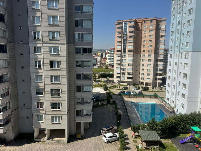 DEREBAHÇE YENİŞEHİR SITESI İÇERISINDE KİRALIK 3+1 DAIRE