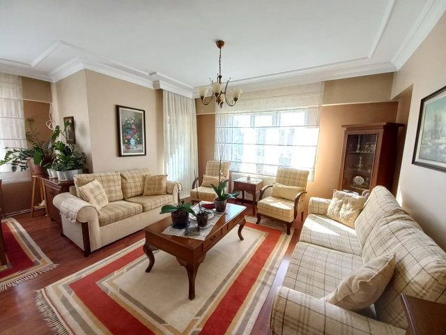 NEZİH VE HAVUZLU SİTE İÇERSİNDE GENİŞ TERASLI DAİRE