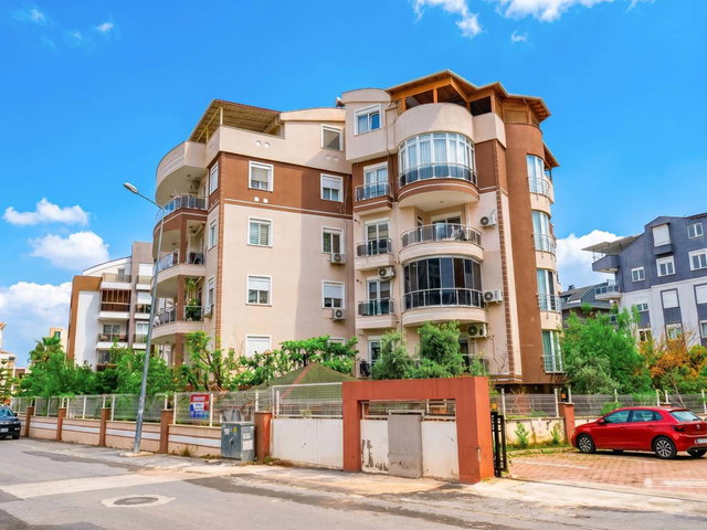 KONYAALTI UNCALI'DA SATILIK 3+1 DAIRE - ARA KAT, OTOPARKLI