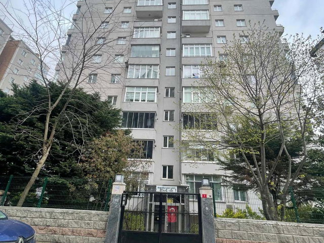ADNAN KAHVECIDE, YAŞAM VADISI VE E5 YÜRÜME MESAFESINDE SATILIK 4+1 TEMİZ DAİRE