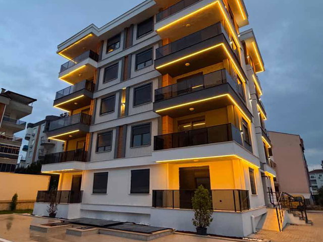 YENIKÖY'DE HAVUZLU SITEDE SATILIK 1+1 DAIRE