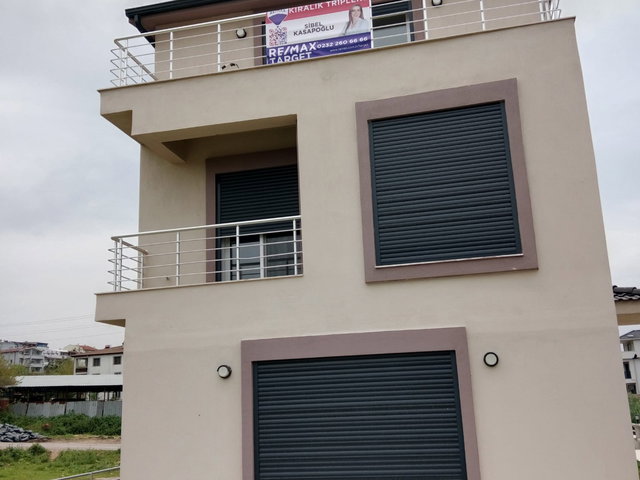 URLA İÇMELER’DE DENIZ HAVASINDA YAŞAM VE KONFORLU VILLA