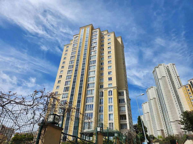 BAHÇEŞEHİR UPHİLL COURT TA BOŞ VE BEYAZ EŞYALI DAİRE