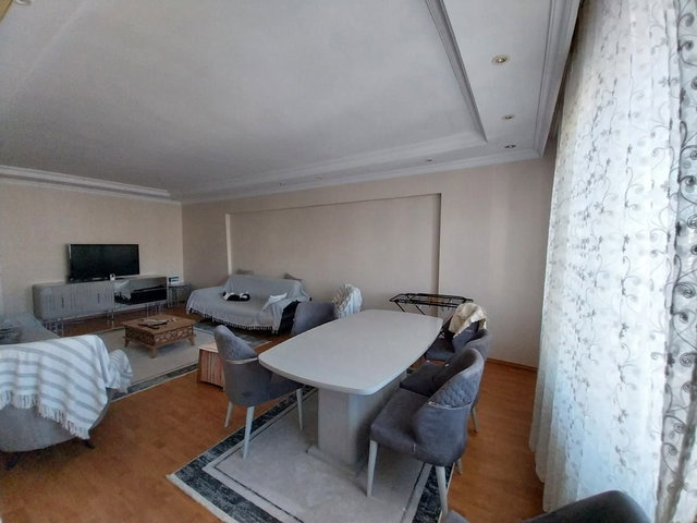 BEYLİKDÜZÜ GÖKBEY SİTESİ METROBÜSE YAKIN SATILIK 3+1 DAİRE