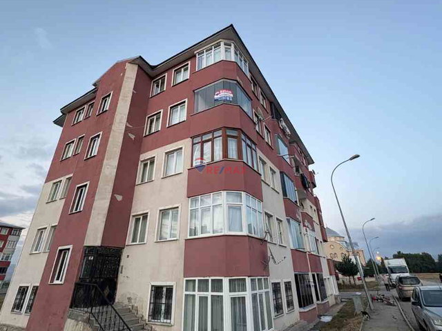 REMAX İLKE'DEN ILICA'DA 3+1 SATILIK DAİRE