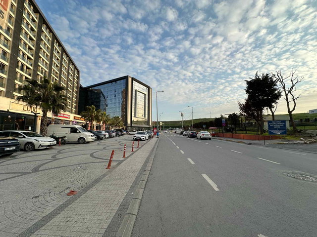 RE/MAX PRO GÖKHAN'DAN KELEŞ CENTERDA, HAVUZLU 2+1 OTOPARKLI FIRSAT DAİRE