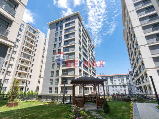 REMAX GELİŞİMDEN ALYA 4 MEVSİM SİTESİNDE 2+1 ARA KAT SATILIK DAİRE