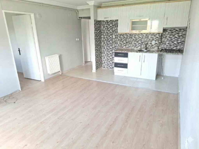EVKA-6'DA FERAH AYDINLIK SATILIK 2+1 DAİRE