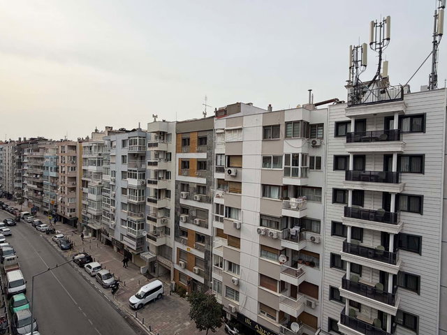 MITHATPAŞA CADDESI ÜZERINDE, GENÇ BINADA, OTOPARKLI 3+1 DAIRE