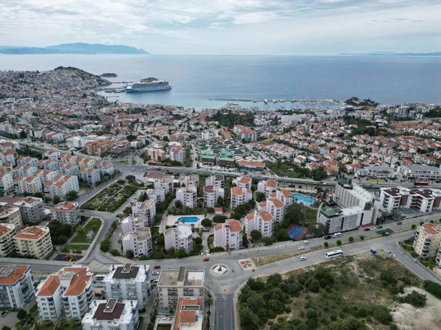 KUŞADASI EGE MAHALLESİ BATI EGE YALIKENT SİTESİ SATILIK BAHÇE DUBLEKS 3+1 DAİRE