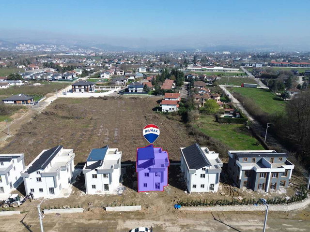 REMAX DIA'DAN DÜZCE SARAYYERİ SATILLIK 5+1 TRİPLEX VİLLA