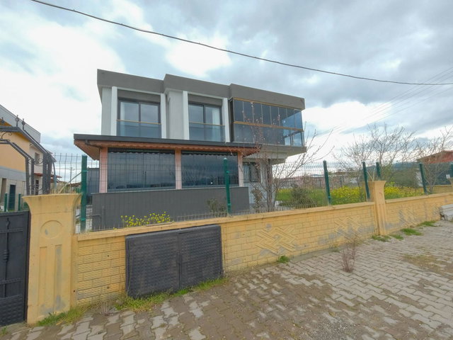 YUNUSEMRE ORTAKÖY'DE VİLLANIN ALT VE ÜST 2+1 DAİRESİ KİRALIK