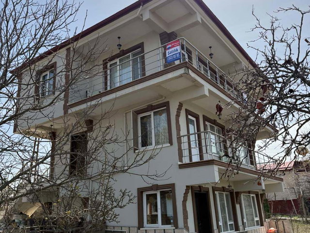 PURSAKLAR YEŞILOVA SIRKELI DE SATILIK MÜSTAKIL EV