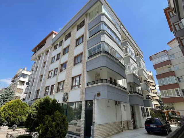YILDIZ’DA KATTA TEK DAİRE,ASANSÖR,AVM YAKINI
