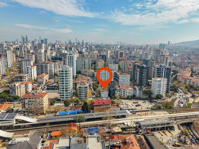 BOSTANCI MARMARAY GİRİŞİNDE 2 KATLI BAHÇELİ 2.DERECEDEN MÜSTAKİL