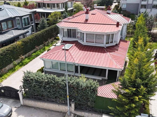 BAĞLICADA 7+2 ÖZEL KAPALI HAVUZLU VİLLA