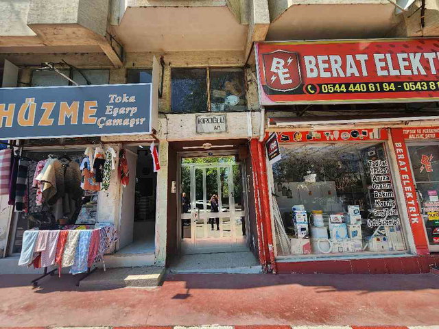 LİSE CADDESİNDE ÖNÜ AÇIK DENİZ MANZARALI 3+1 SATILIK DAİRE