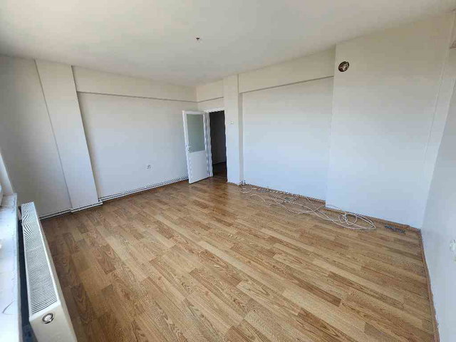 LİSE CADDESİNDE ÖNÜ AÇIK DENİZ MANZARALI 3+1 SATILIK DAİRE