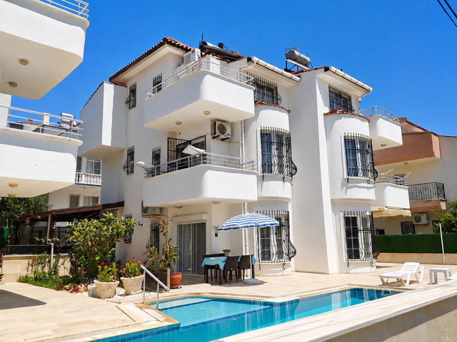 ACİL SATILIK - İNDİRİM YAPILDI YEŞİLKENT DENİZE YÜRÜYEREK 3 DK - SITE IÇERISINDE HAVUZLU 4+1 VİLLA