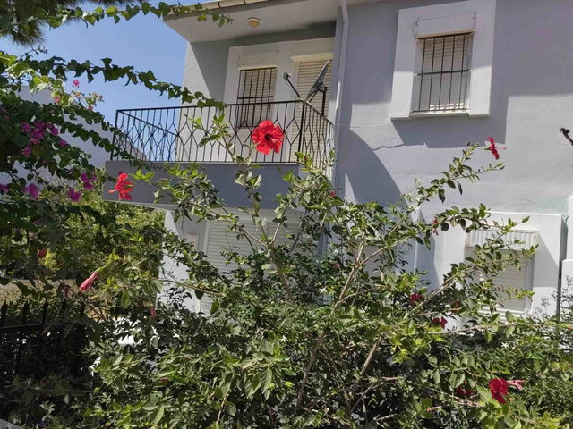 ALAÇATIDA SATILIK VİLLA