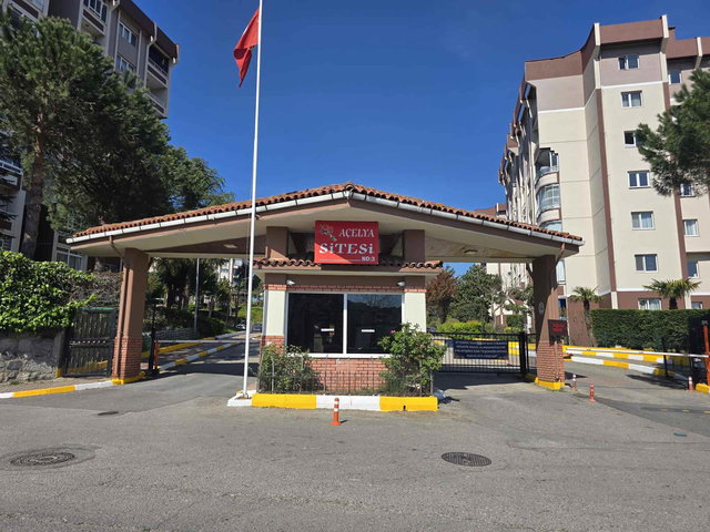PENDİK AÇELYA SİTESİ FERAH İÇİ YAPILI SATILIK 3+1 DAİRE