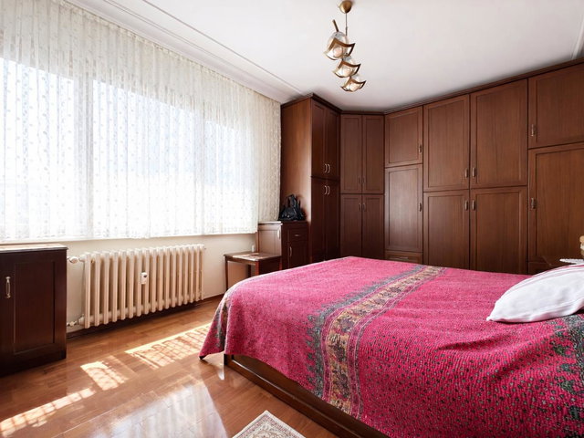 SAHRAYICEDIT, BETA SITESI'NDE,GENIŞ,ŞIK ,IŞIL IŞIL SATILIK DAIRE