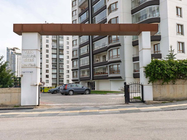 BAĞLICA'DA  YEŞIL BAĞLICA SİTESINDE GENİŞ VE FERAH 4,5+1 DAİRE