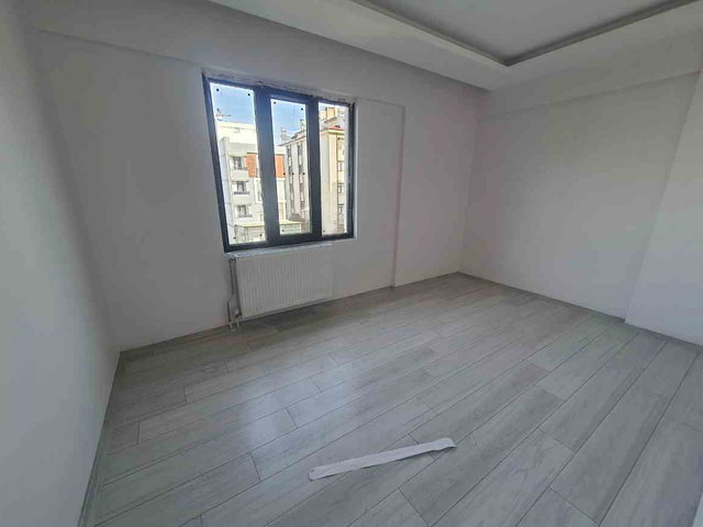 REMAX DOĞU'DAN YEŞİLKENT IŞIKLARDA SATILIK ARAKAT 1+1 DAİRE