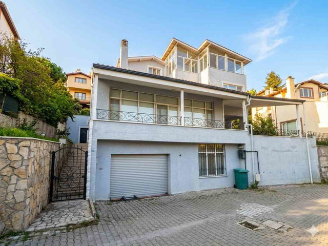 REMAX ADVANTAGE'DAN BADEMLI DAMLA KENT SITESI SATILIK VILLA