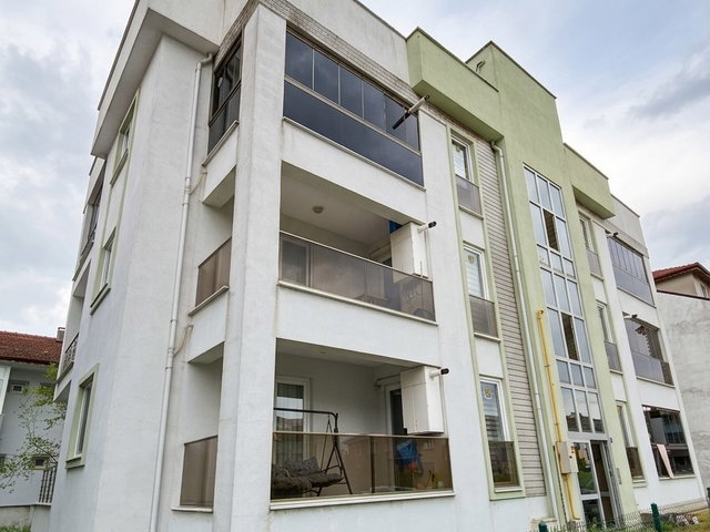 SERDİVAN VATAN MAHALLESİNDE FERAH 2+1 KİRALIK DAİRE