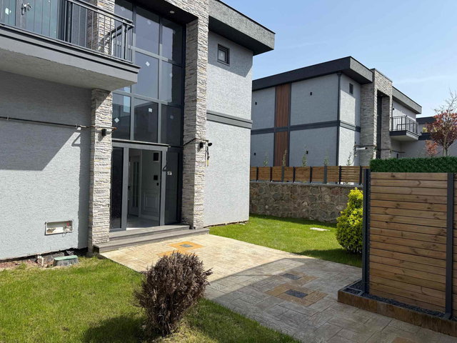 ÇEPNI’DE SICAK HAVUZLU, ŞÖMINELI, KIŞ BAHÇELI LÜKS 4+1 MÜSTAKIL VILLA