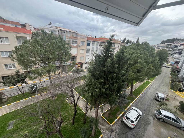 ÇETİN EMEÇ MAHALLESİ ARAKAT GENİŞ 2+1 SATILIK