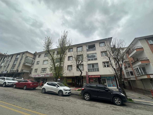 HÜRRİYET CADDESİ ÜZERİNDE 3+1 SATILIK BOŞ DAİRE