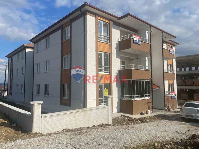 REMAX ŞABAN KARAKAŞ TAN SATILIK KOMBİLİ İSKANLI  3+1 SIFIR DAİRE
