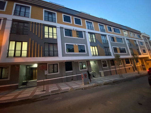 BAĞCILAR HÜRRİYET MAHALLESİNDE KAPALI OTOPARKLI SATILIK 2+1 DAİRE