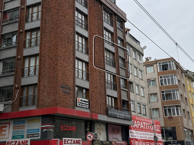 REMAX FIRTINADAN TRAMVAY DURAĞI DIBINDE SIFIR 3+1 DAIRE